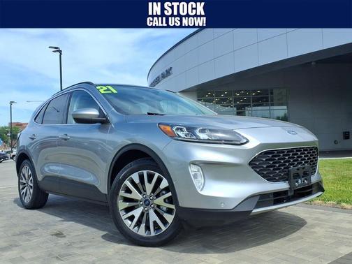 Iconic Silver Metallic 2021 Ford Escape Titanium