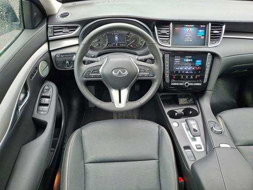 2024 INFINITI QX50 LUXE