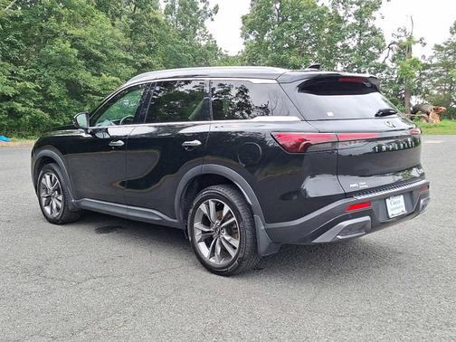 2022 INFINITI QX60 LUXE
