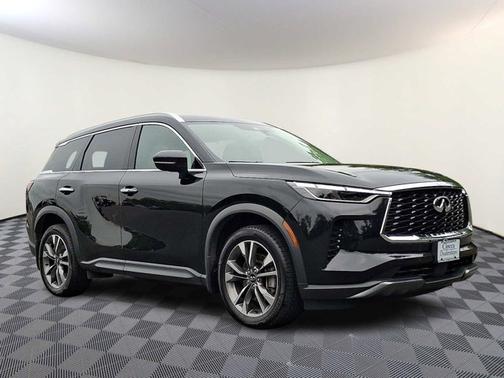2022 INFINITI QX60 LUXE