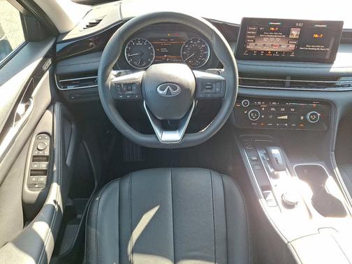 2025 INFINITI QX60 PURE