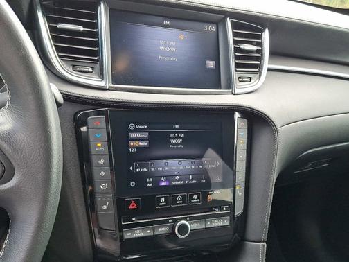 2022 INFINITI QX50 LUXE