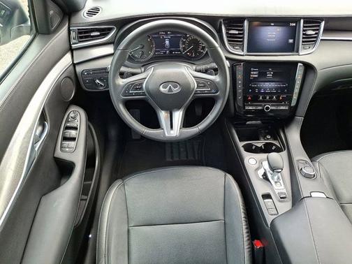 2022 INFINITI QX50 LUXE
