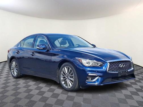 2022 INFINITI Q50 LUXE