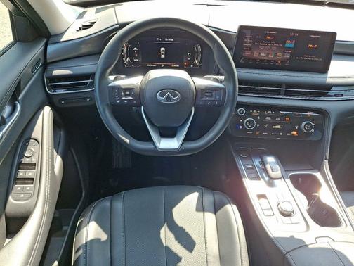 2022 INFINITI QX60 LUXE