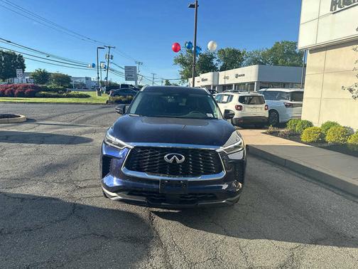 2022 INFINITI QX60 LUXE
