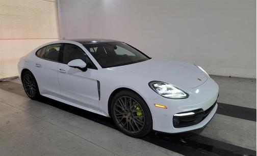 2023 Porsche Panamera 4