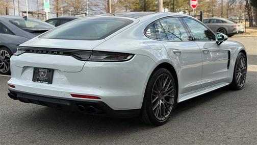 2023 Porsche Panamera 4