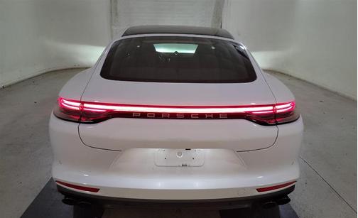 2023 Porsche Panamera 4