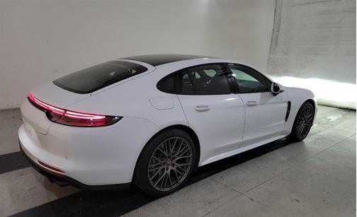 2023 Porsche Panamera 4