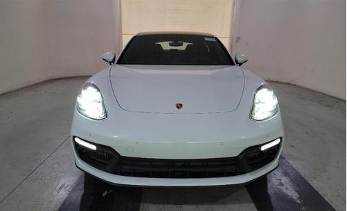 2023 Porsche Panamera 4