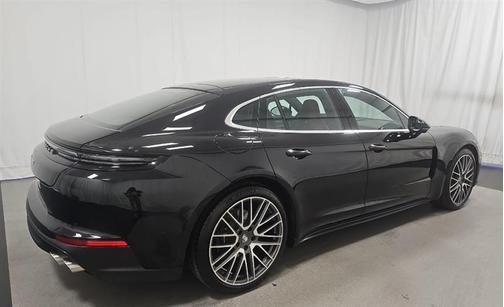 2025 Porsche Panamera 4