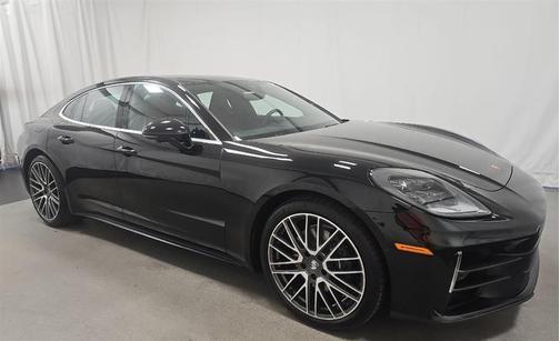 2025 Porsche Panamera 4
