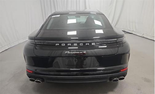 2025 Porsche Panamera 4