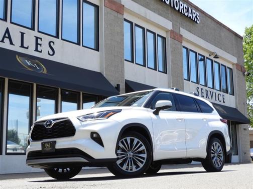 Photo 1 of 37 of 2020 Toyota Highlander Platinum