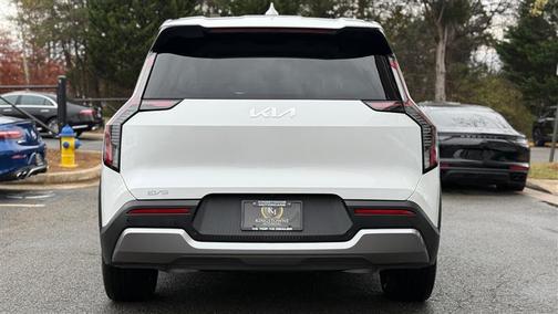 2024 Kia EV9 Light Long Range