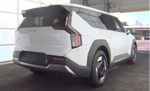 2024 Kia EV9 Light Long Range