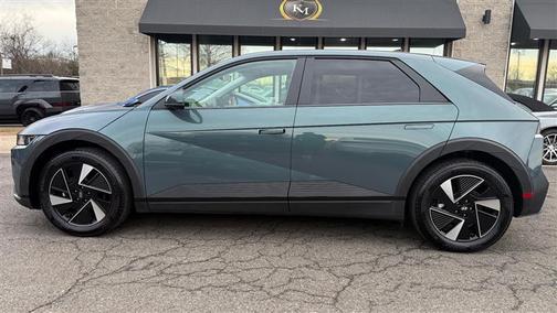 2025 Hyundai IONIQ 5 SE