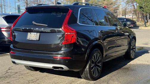2017 Volvo XC90 T6 Momentum