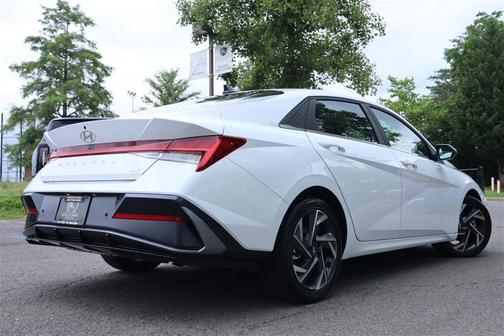 2024 Hyundai ELANTRA HEV Limited