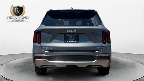 Everlasting Silver 2025 Kia Sorento S