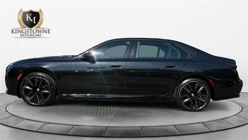 Black Sapphire Metallic 2023 BMW i7 xDrive60