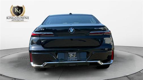 Black Sapphire Metallic 2023 BMW i7 xDrive60