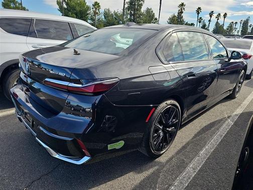 Black Sapphire Metallic 2023 BMW i7 xDrive60