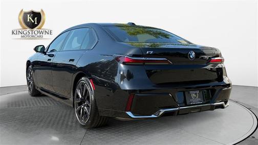 Black Sapphire Metallic 2023 BMW i7 xDrive60