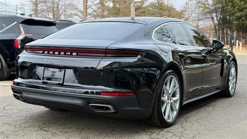 2025 Porsche Panamera 4