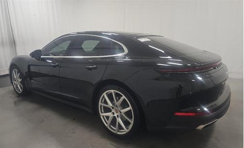 2025 Porsche Panamera 4