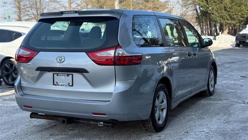 2018 Toyota Sienna L