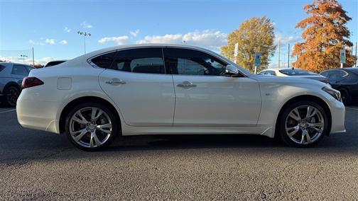 2017 INFINITI Q70 3.7X