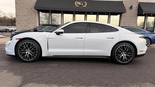 2022 Porsche Taycan Base