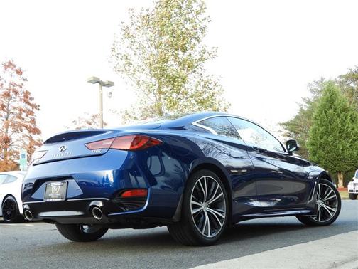 Photo 4 of 31 of 2018 INFINITI Q60 3.0t LUXE