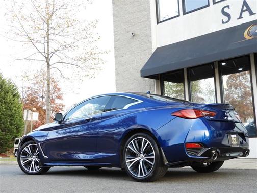 Photo 3 of 31 of 2018 INFINITI Q60 3.0t LUXE