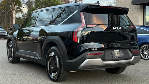 2024 Kia EV9 Light Long Range