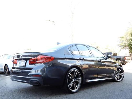 Photo 4 of 32 of 2019 BMW M550 i xDrive