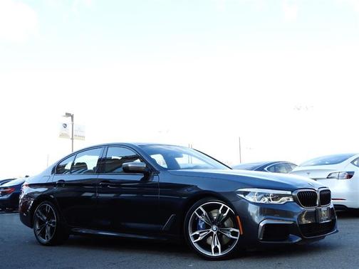 Photo 3 of 32 of 2019 BMW M550 i xDrive