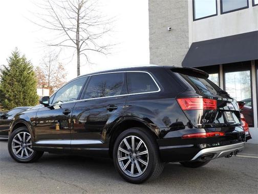 Photo 5 of 33 of 2019 Audi Q7 55 Premium Plus