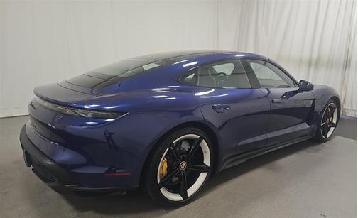 2022 Porsche Taycan Turbo