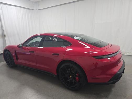 2022 Porsche Taycan GTS