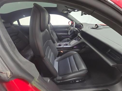 2022 Porsche Taycan GTS