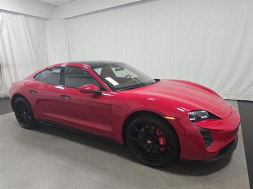 2022 Porsche Taycan GTS