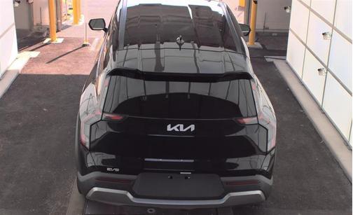 Aurora Black Pearl 2024 Kia EV9 Light Long Range
