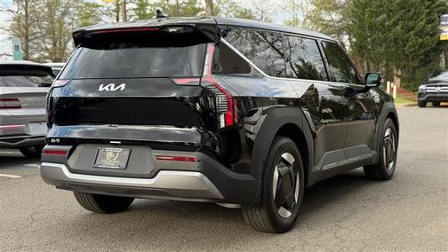 Aurora Black Pearl 2024 Kia EV9 Light Long Range