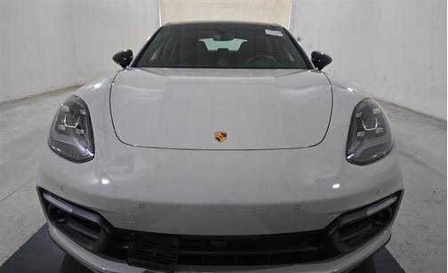 2023 Porsche Panamera 4