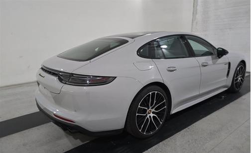 2023 Porsche Panamera 4