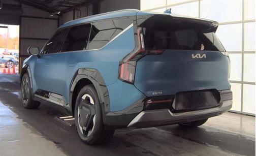 2024 Kia EV9 Land