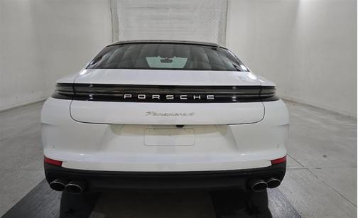 2024 Porsche Panamera 4
